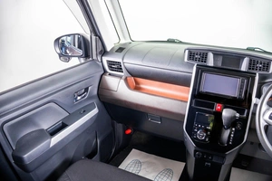 Минивэн Toyota Roomy 2019 года, 1349000 рублей, Пермь