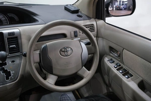 Минивэн Toyota Raum 2010 года, 829000 рублей, Новокузнецк