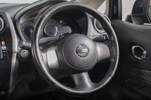 Хетчбэк Nissan Note 2013 года, 879000 рублей, Томск