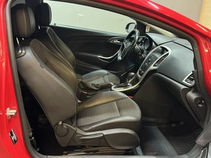 Хетчбэк Opel Astra GTC 2012 года, 857000 рублей, Красноярск