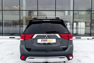 Внедорожник Mitsubishi Outlander 2019 года, 2650000 рублей, Красноярск