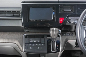 Минивэн Honda Stepwgn 2016 года, 1979000 рублей, Кемерово