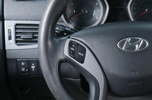 Седан Hyundai Elantra 2015 года, 789000 рублей, Челябинск