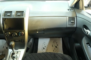 Седан Toyota Corolla 2008 года, 1049000 рублей, Омск