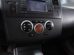 Седан Nissan Tiida 2010 года, 820000 рублей, Ростов-на-Дону