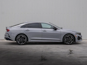 Седан Kia K5 2023 года, 3175000 рублей, Краснодар