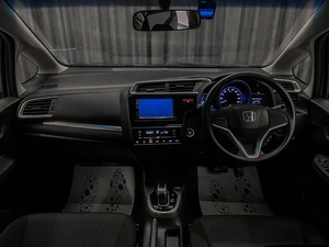 Хетчбэк Honda Fit 2016 года, 1000000 рублей, Красноярск