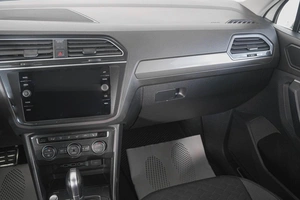 Внедорожник Volkswagen Tiguan 2018 года, 2349000 рублей, Кемерово