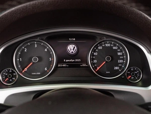 Внедорожник Volkswagen Touareg 2015 года, 2649000 рублей, Тюмень