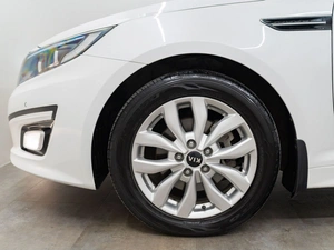 Седан Kia Optima 2014 года, 1450000 рублей, Красноярск