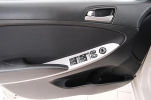 Седан Hyundai Solaris 2015 года, 1199000 рублей, Красноярск