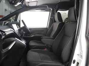 Минивэн Toyota Esquire 2019 года, 2399000 рублей, Омск