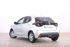 Хетчбэк Toyota Yaris 2021 года, 1139000 рублей, Омск