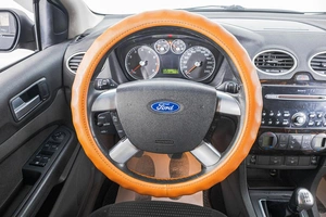 Седан Ford Focus 2006 года, 649000 рублей, Барнаул