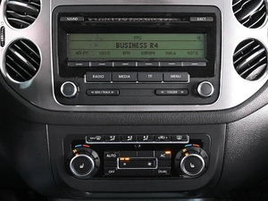 Внедорожник Volkswagen Tiguan 2010 года, 1399000 рублей, Аксай