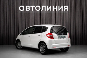 Хетчбэк Honda Fit 2013 года, 950000 рублей, Красноярск