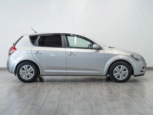 Хетчбэк Kia Ceed 2010 года, 799000 рублей, Саратов