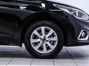 Седан Hyundai Solaris 2017 года, 1249000 рублей, Красноярск