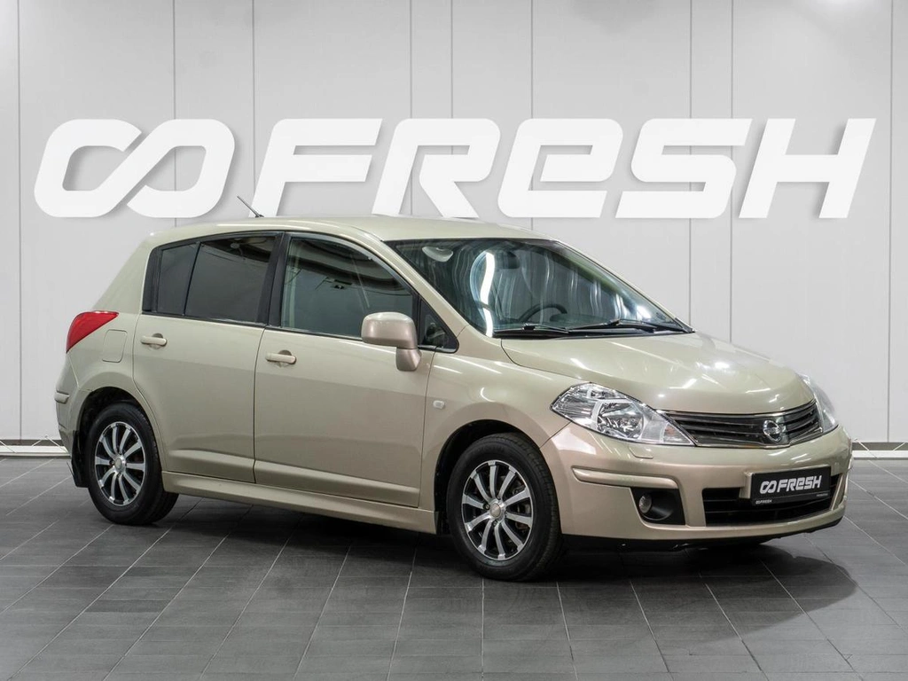 Хетчбэк Nissan Tiida 2010 года, 729000 рублей, Сургут