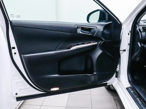 Седан Toyota Camry 2014 года, 2010000 рублей, Красноярск