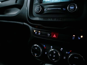 Внедорожник Jeep Renegade 2015 года, 990000 рублей, Красноярск