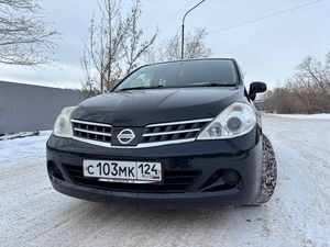 Хетчбэк Nissan Tiida 2010 года, 750000 рублей, Красноярск