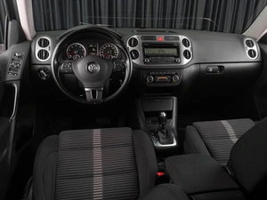 Внедорожник Volkswagen Tiguan 2010 года, 1299000 рублей, Тюмень