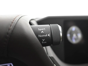 Седан Lexus ES 2021 года, 3386100 рублей, Казань