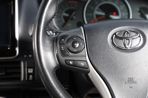 Минивэн Toyota Noah 2019 года, 3099000 рублей, Новосибирск