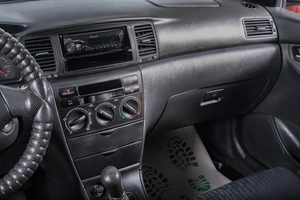 Седан Toyota Corolla 2004 года, 499000 рублей, Томск