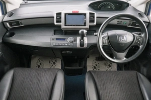 Минивэн Honda Freed 2015 года, 1289000 рублей, Красноярск