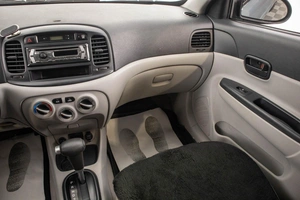 Седан Hyundai Verna 2007 года, 589000 рублей, Барнаул