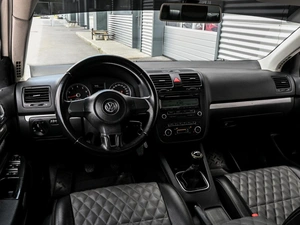 Седан Volkswagen Jetta 2010 года, 620000 рублей, Волгоград
