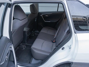 Внедорожник Toyota RAV4 2020 года, 2955000 рублей, Санкт-Петербург