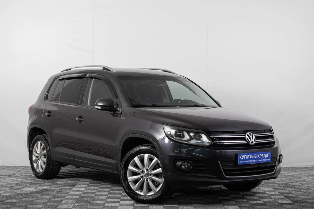 Внедорожник Volkswagen Tiguan 2016 года, 1699000 рублей, Кемерово