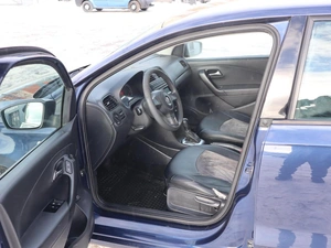 Седан Volkswagen Polo 2013 года, 940000 рублей, Железногорск