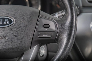Седан Kia Rio 2012 года, 999000 рублей, Томск