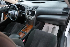 Седан Toyota Camry 2011 года, 1999000 рублей, Омск