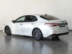Седан Toyota Camry 2022 года, 2799000 рублей, Саратов