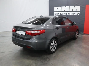 Седан Kia Rio 2013 года, 1160000 рублей, Курск