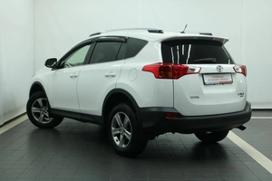 Внедорожник Toyota RAV4 2015 года, 2100000 рублей, Красноярск
