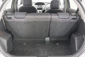 Хетчбэк Toyota Vitz 2010 года, 739000 рублей, Красноярск