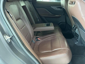 Внедорожник Jaguar F-Pace 2016 года, 3200000 рублей, Уфа