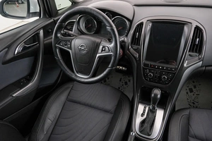 Седан Opel Astra 2014 года, 999000 рублей, Красноярск