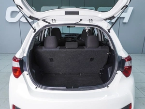 Хетчбэк Toyota Vitz 2018 года, 1420000 рублей, Ростов-на-Дону