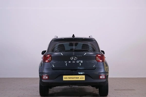 Внедорожник Hyundai Venue 2021 года, 2349000 рублей, Омск