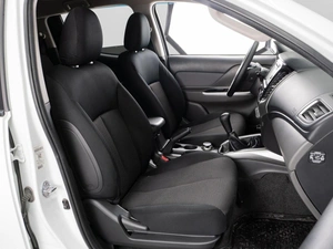 Пикап Mitsubishi L200 2016 года, 1844000 рублей, Тюмень