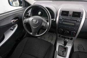 Седан Toyota Corolla 2010 года, 1149000 рублей, Красноярск