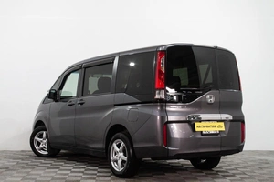 Минивэн Honda Stepwgn 2019 года, 2039000 рублей, Сургут
