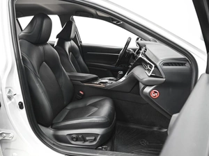 Седан Toyota Camry 2019 года, 3300000 рублей, Ставрополь